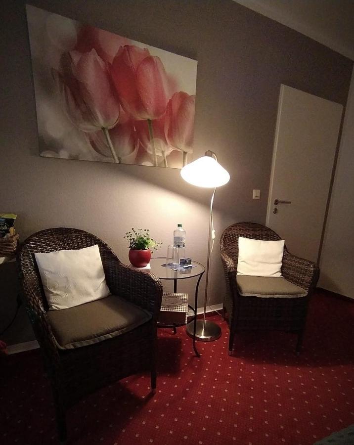 Hotel Garni Am Eckernweg Celle Esterno foto